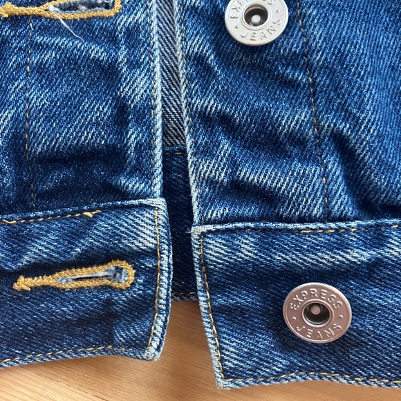 Express Jeans Denim Jacket Cropped Sz S Like New - Picture 6 of 10